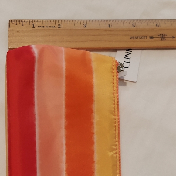 Clinique Travel Size Products In Cosmetic Bag Carry Pouch - 5 Piece Set  NWT - Picture 2 of 4